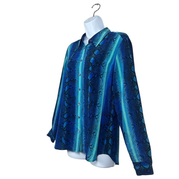 Equipment Femme Silk Button Down Shirt Blue Snake Print Blouse Size Medium - Picture 6 of 14